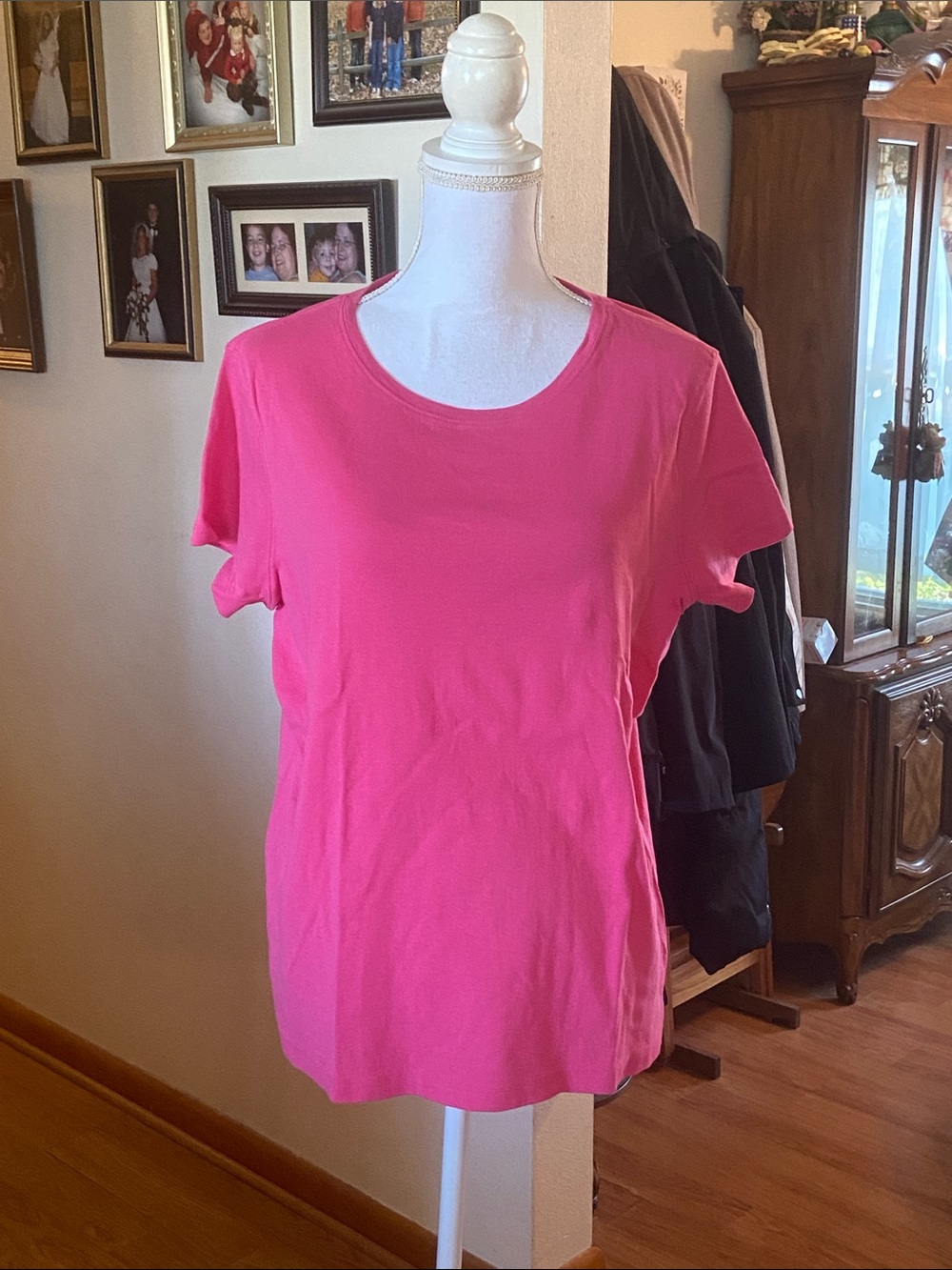 Women’s solid pink top. Size 1X